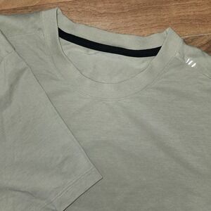 Lululemon Mens Soft Cotton Blend T-Shirt Wheat Beige Size Medium